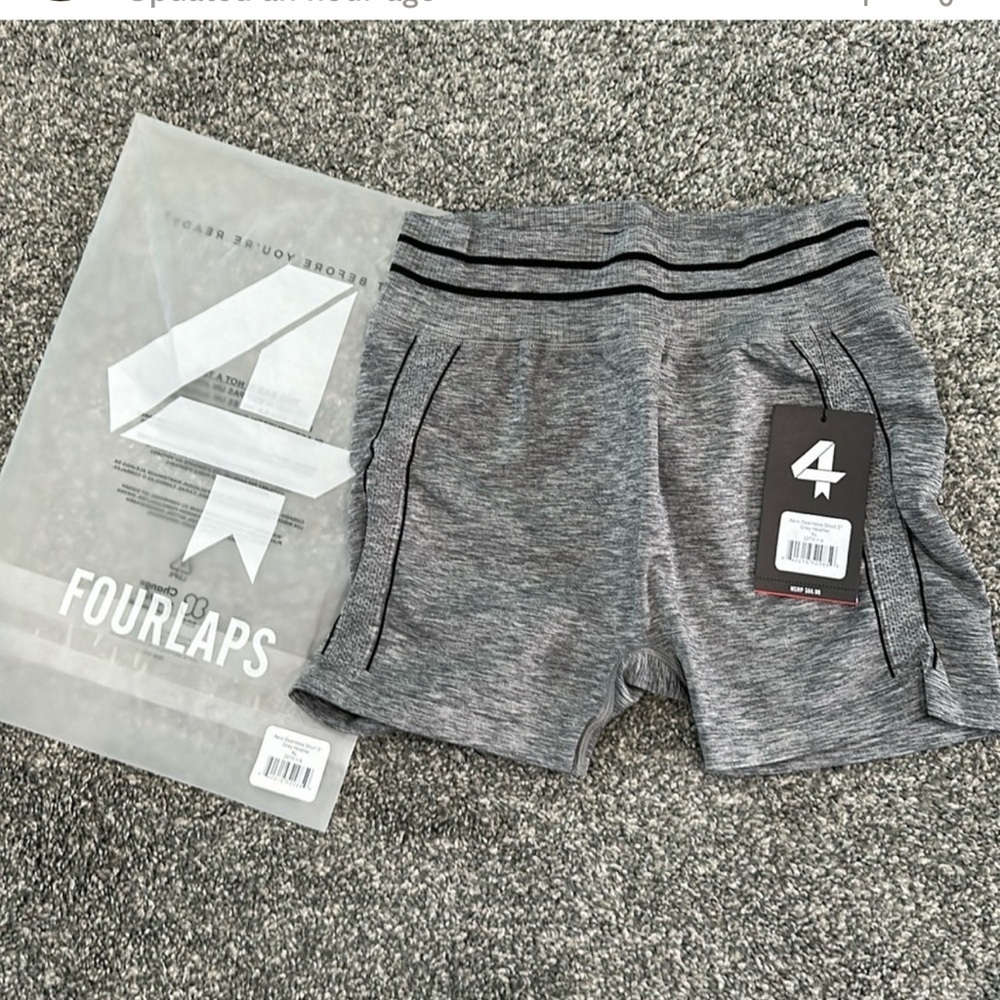 Nwt Fourlaps Aero seamless short 5” inseam. Grey Heather size xl.